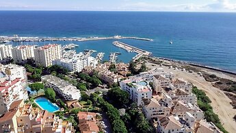 CP - Modern Beachside Apartment in Estepona