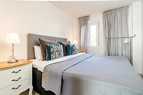 CP - Modern Beachside Apartment in Estepona