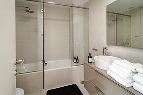 TE- Luxury Resort, Front Line Beach, Families Only
