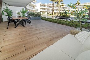 TE- Luxury Resort, Front Line Beach, Families Only