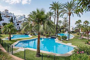 AB3 - Spacious Holiday Home, Puerto Banus