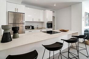 AB3 - Spacious Holiday Home, Puerto Banus