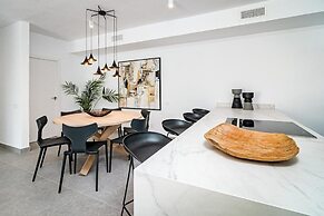 AB3 - Spacious Holiday Home, Puerto Banus