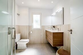 AB3 - Spacious Holiday Home, Puerto Banus