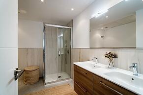 AB3 - Spacious Holiday Home, Puerto Banus