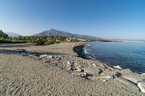 AB3 - Spacious Holiday Home, Puerto Banus