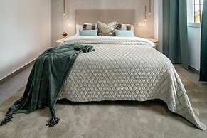 AB3 - Spacious Holiday Home, Puerto Banus
