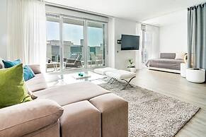 Lm11.1a- Modern Flat, Amazing Views