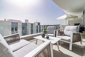 Lm11.1a- Modern Flat, Amazing Views