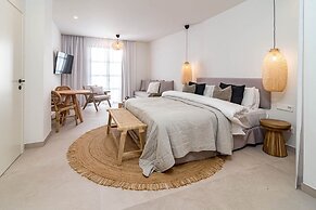 A3- Seaclub Suites by Roomservices