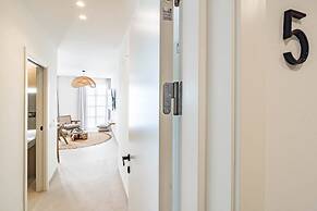A5- Seaclub Suites by Roomservices