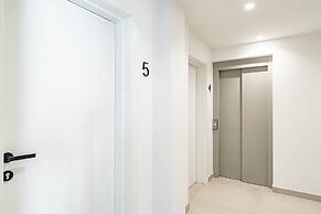 A5- Seaclub Suites by Roomservices