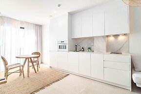 A8- Seaclub Suites by Roomservices