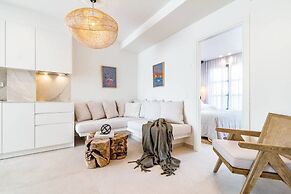 A8- Seaclub Suites by Roomservices