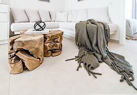 A8- Seaclub Suites by Roomservices
