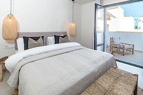 A7- Seaclub Suites by Roomservices