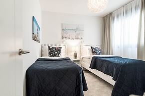 Inf4.6p - Spacious Holiday Home in Estepona