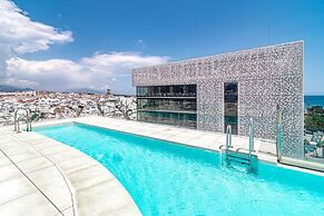 Inf26h- Comfortable and Spacious City Apartment