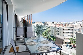 Inf26h- Comfortable and Spacious City Apartment