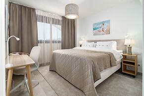 Inf26h- Comfortable and Spacious City Apartment