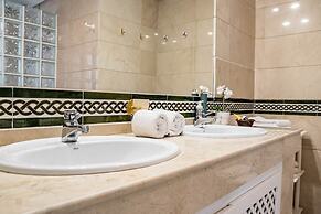 LAG - Spacious Townhouse With Private Jacuzzi