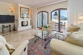 LAG - Spacious Townhouse With Private Jacuzzi