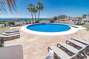 LAG - Spacious Townhouse With Private Jacuzzi