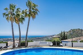 LAG - Spacious Townhouse With Private Jacuzzi