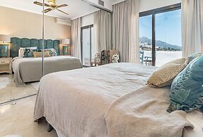 LAG - Spacious Townhouse With Private Jacuzzi