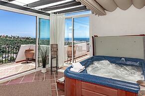 LAG - Spacious Townhouse With Private Jacuzzi