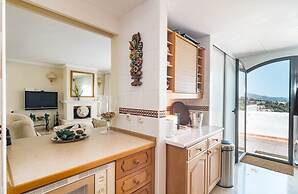 LAG - Spacious Townhouse With Private Jacuzzi