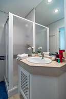 LAG - Spacious Townhouse With Private Jacuzzi