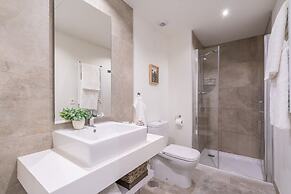 Inf2.6f - Modern and Bright City Apartment