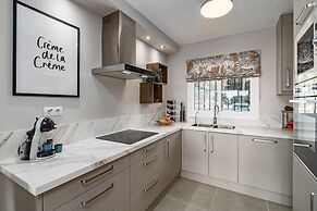 Jm9.4 - Totally Renovated in Stylish Design