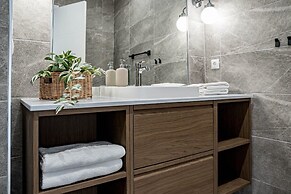 Jm9.4 - Totally Renovated in Stylish Design