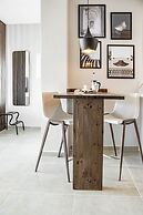 Jm9.4 - Totally Renovated in Stylish Design