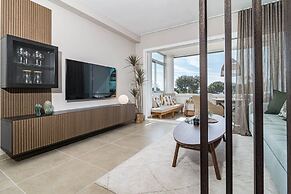 Jm9.4 - Totally Renovated in Stylish Design