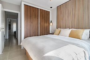 Jm9.4 - Totally Renovated in Stylish Design