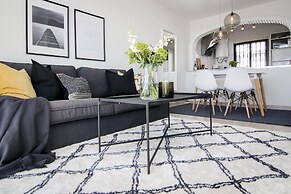 RDM - Stylish Holiday Apartment With Ocean Views