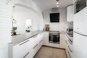 RDM - Stylish Holiday Apartment With Ocean Views