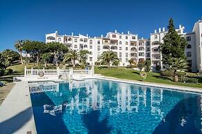 RDM - Stylish Holiday Apartment With Ocean Views
