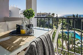 RDM - Stylish Holiday Apartment With Ocean Views