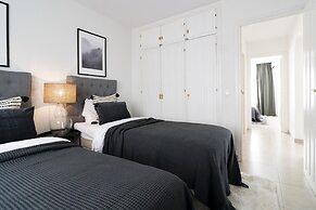 RDM - Stylish Holiday Apartment With Ocean Views