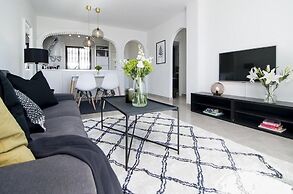 RDM - Stylish Holiday Apartment With Ocean Views