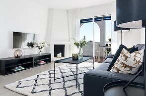 RDM - Stylish Holiday Apartment With Ocean Views