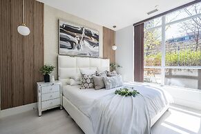 Neptune Fort York Suites