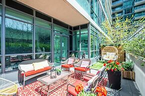 Neptune Fort York Suites