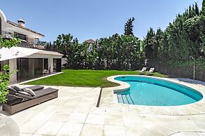 Villa Nottingham: Stunning Private Villa