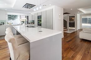 Villa Nottingham: Stunning Private Villa