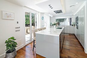 Villa Nottingham: Stunning Private Villa